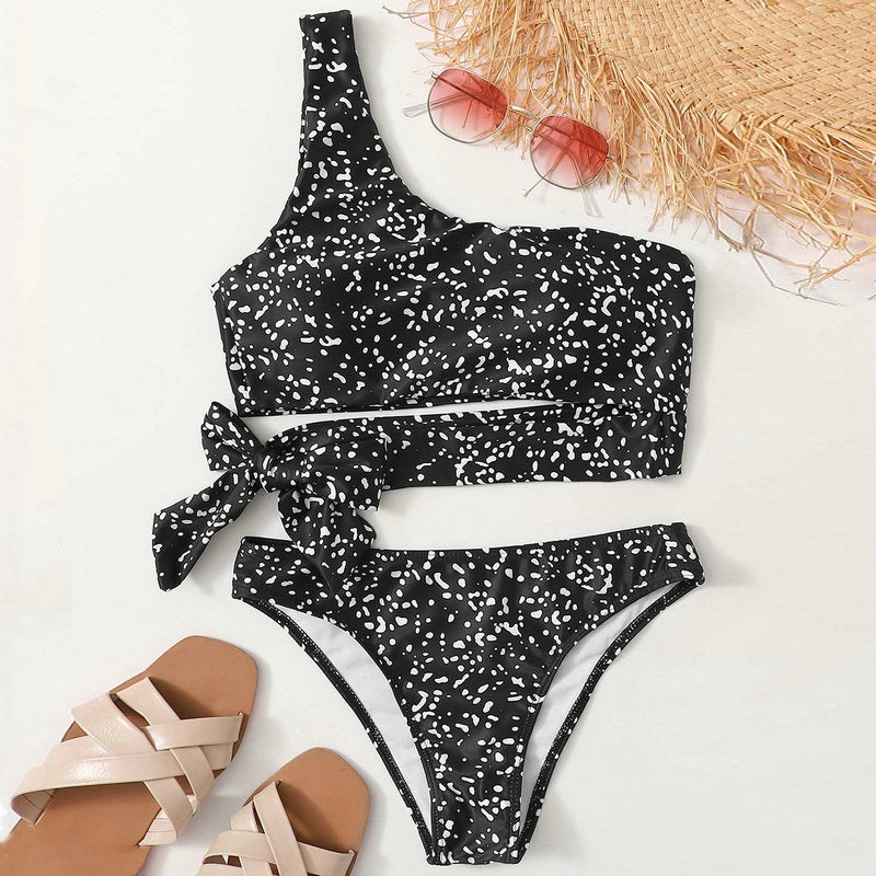 Bikini Split Elegance uGlam – Costume da bagno donna con dettaglio split elegante, disponibile in più colori