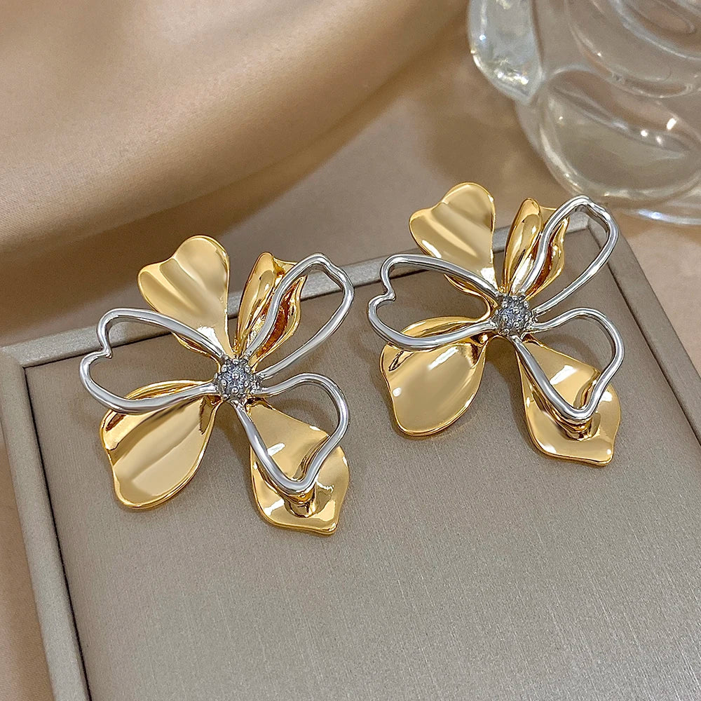 Orecchini Fiore Geometrico Bicolore Placcato Oro – uGlam