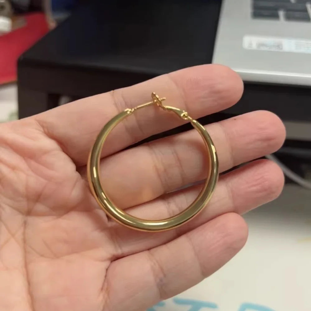 Hong Kong Style Oversize Gold Hoop Earrings for Women Minimalist Round Loop Earrings Elegant Daily Commute Fashion Jewelry