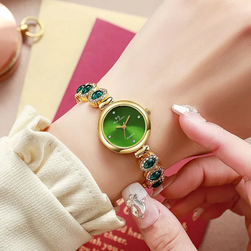 Orologio da Donna con Strass – Quadrante Piccolo, Movimento al Quarzo, Bracciale