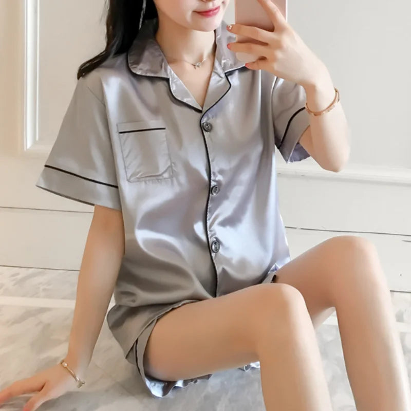 Pigiama Donna Due Pezzi Raso Seta | Top Bottoni + Shorts | 10 Colori M-5XL | uGlam