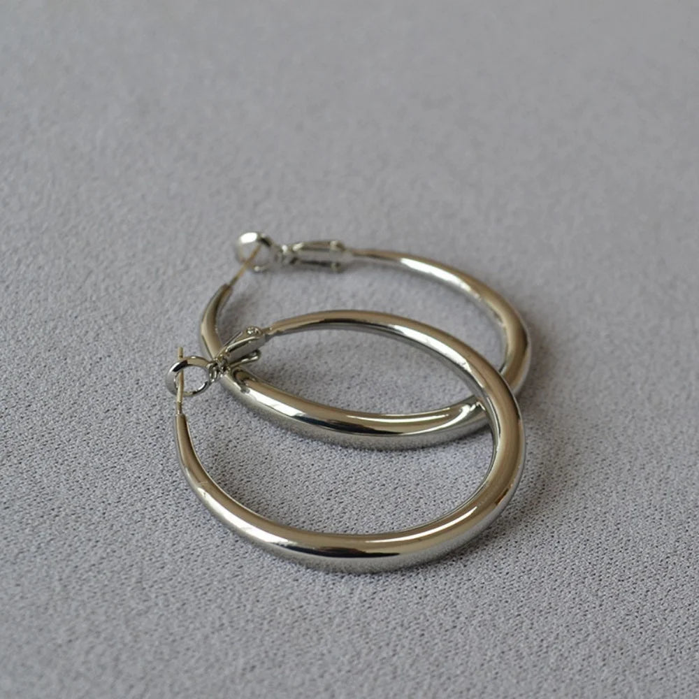 Orecchini Hoop Oversize Donna – Gold e Silver Stile Hong Kong Minimalista 3-5cm