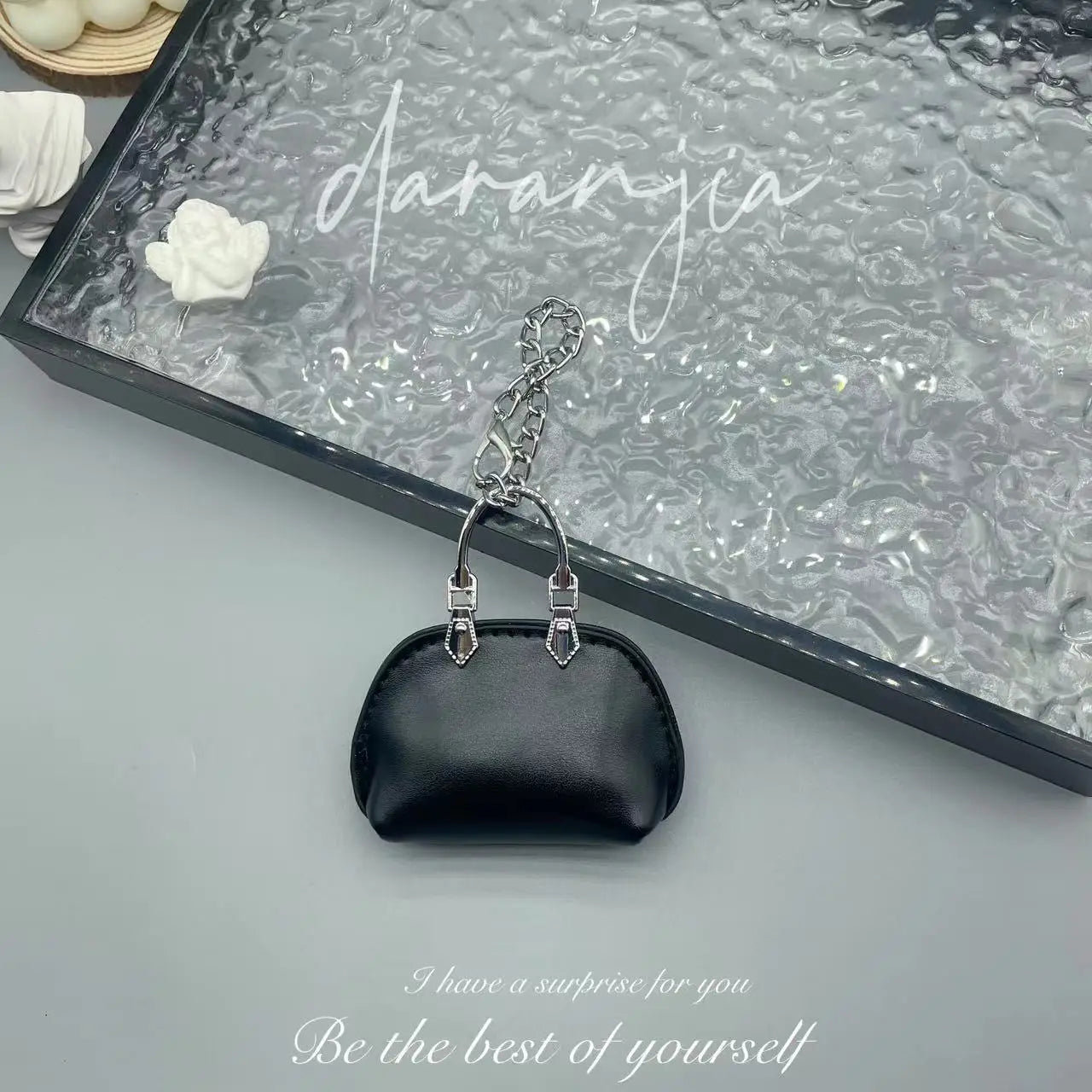 Mini Borsa a Conchiglia con Catena e Ciondolo – Accessorio Tracolla Donna 10 Colori