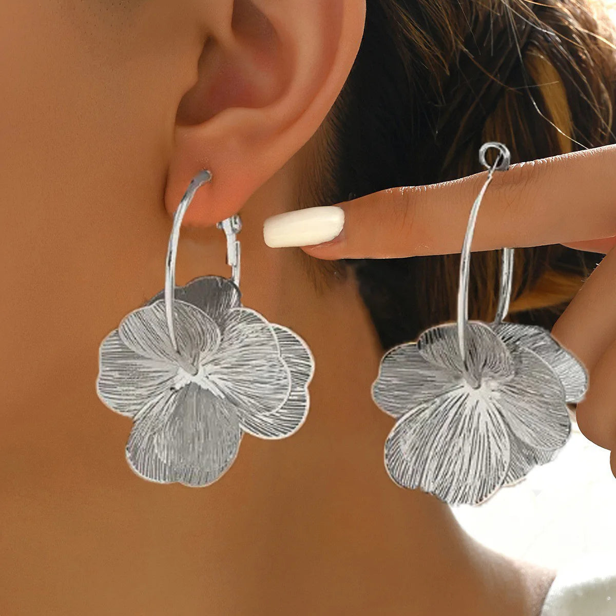 Orecchini a Cerchio Floreali Donna – Oro e Argento