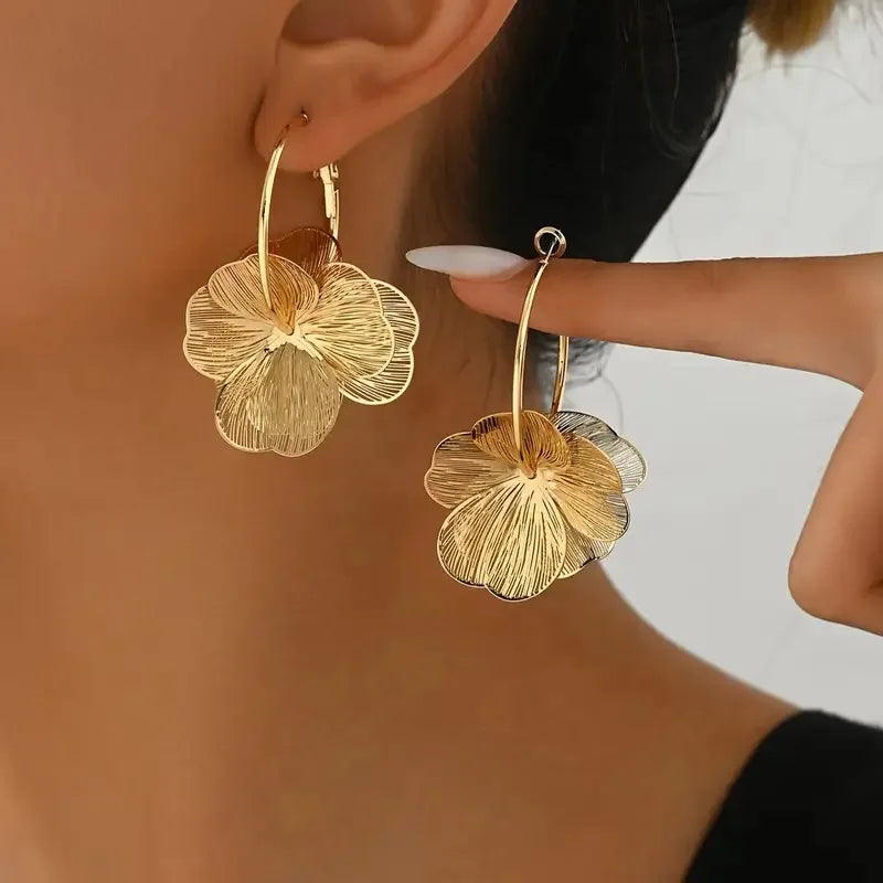 Orecchini a Cerchio Floreali Donna – Oro e Argento