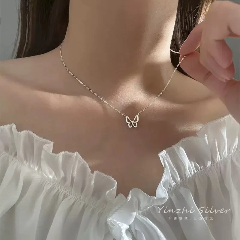 Collana Donna Doppio Strato con Pendente Farfalla Brillante – Catena Clavicola 7 Finiture
