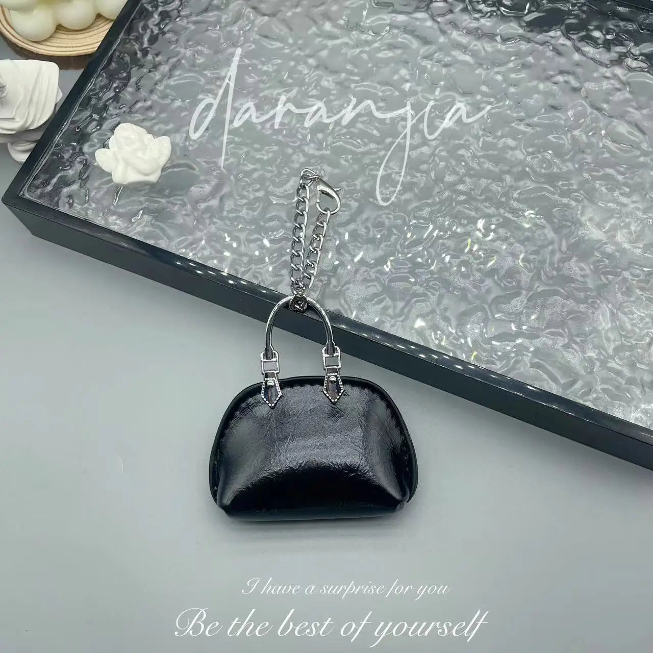 Mini Borsa a Conchiglia con Catena e Ciondolo – Accessorio Tracolla Donna 10 Colori