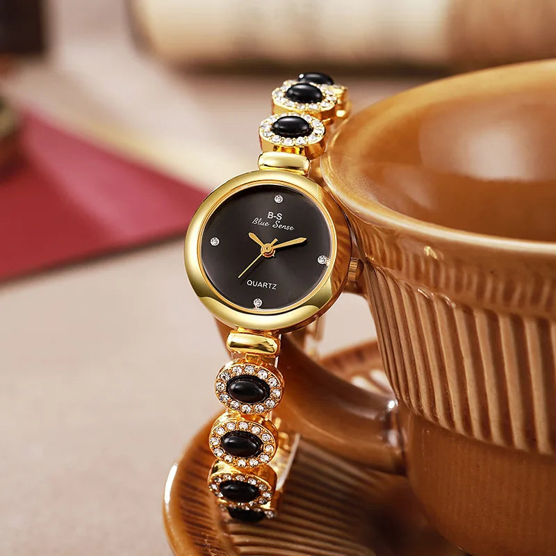 Orologio da Donna con Strass – Quadrante Piccolo, Movimento al Quarzo, Bracciale