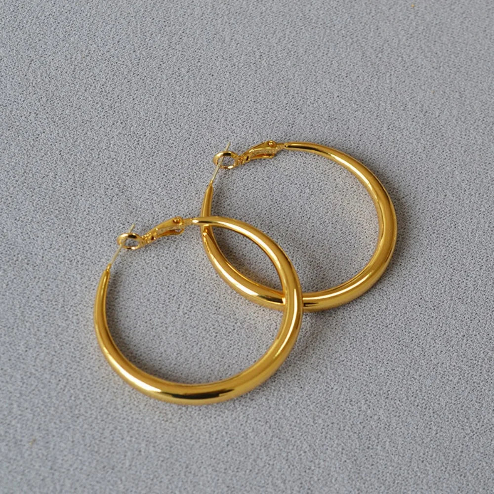 Orecchini Hoop Oversize Donna – Gold e Silver Stile Hong Kong Minimalista 3-5cm