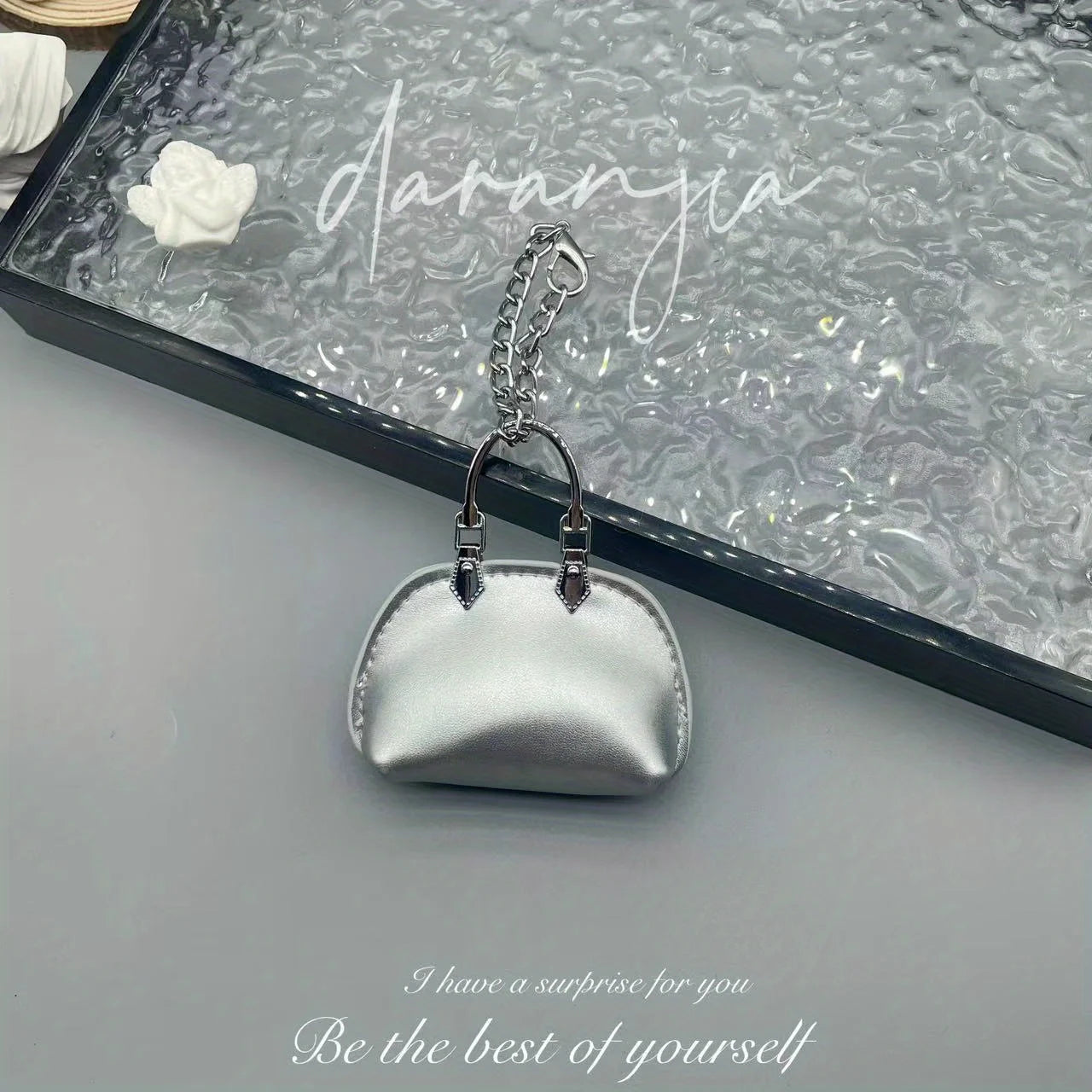Mini Borsa a Conchiglia con Catena e Ciondolo – Accessorio Tracolla Donna 10 Colori