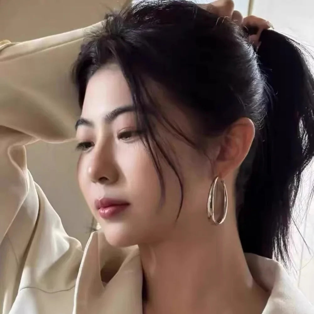 Hong Kong Style Oversize Gold Hoop Earrings for Women Minimalist Round Loop Earrings Elegant Daily Commute Fashion Jewelry