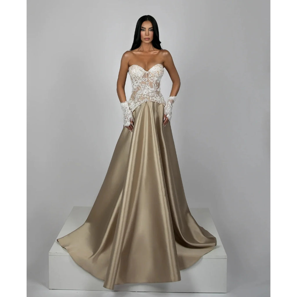 Champagne A Line Evening Dresses Charming Lace Applique Women Prom Gowns Floor Length Customized Special Occasion Gowns