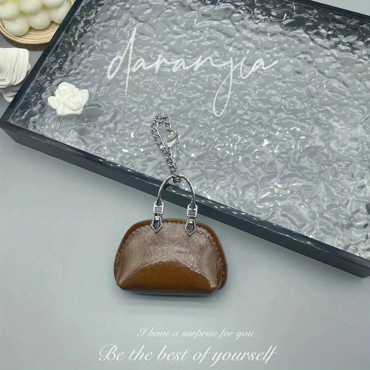 Mini Borsa a Conchiglia con Catena e Ciondolo – Accessorio Tracolla Donna 10 Colori
