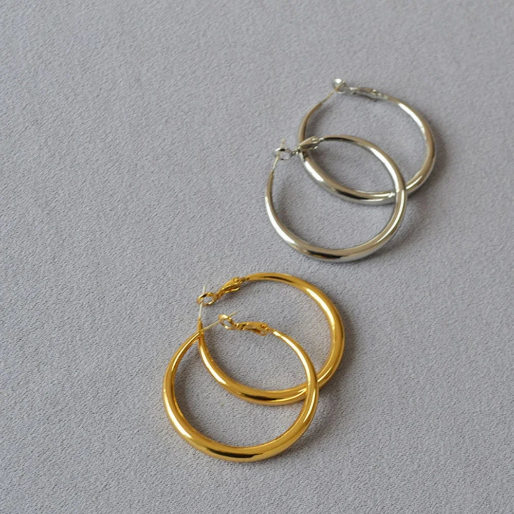 Hong Kong Style Oversize Gold Hoop Earrings for Women Minimalist Round Loop Earrings Elegant Daily Commute Fashion Jewelry