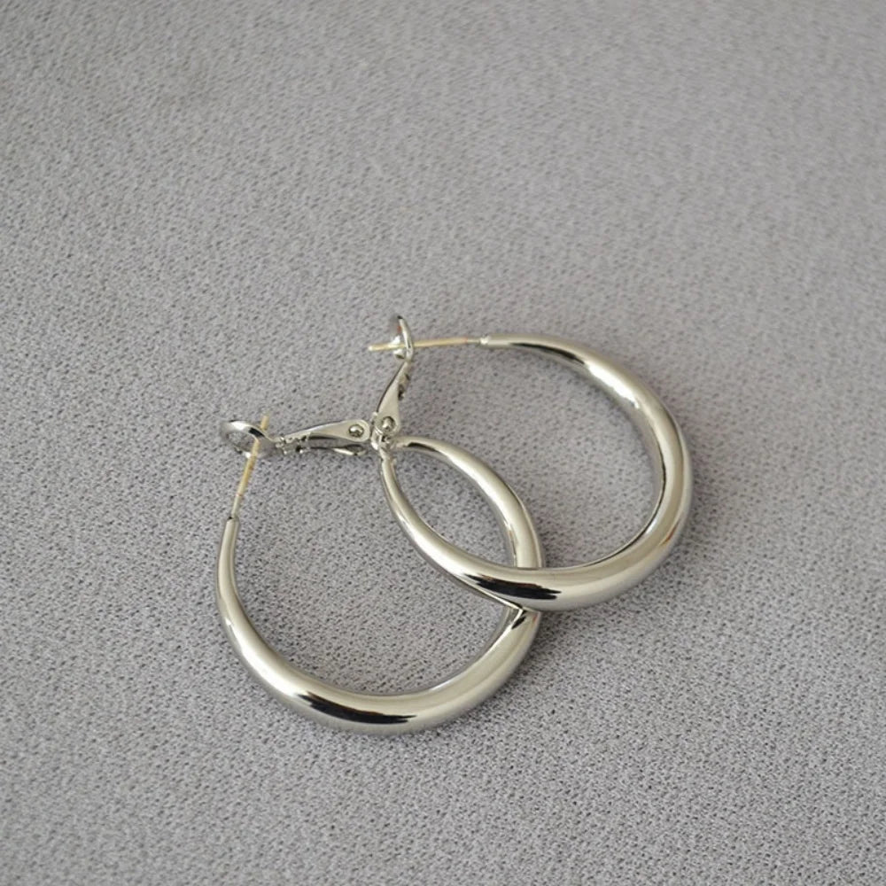 Orecchini Hoop Oversize Donna – Gold e Silver Stile Hong Kong Minimalista 3-5cm